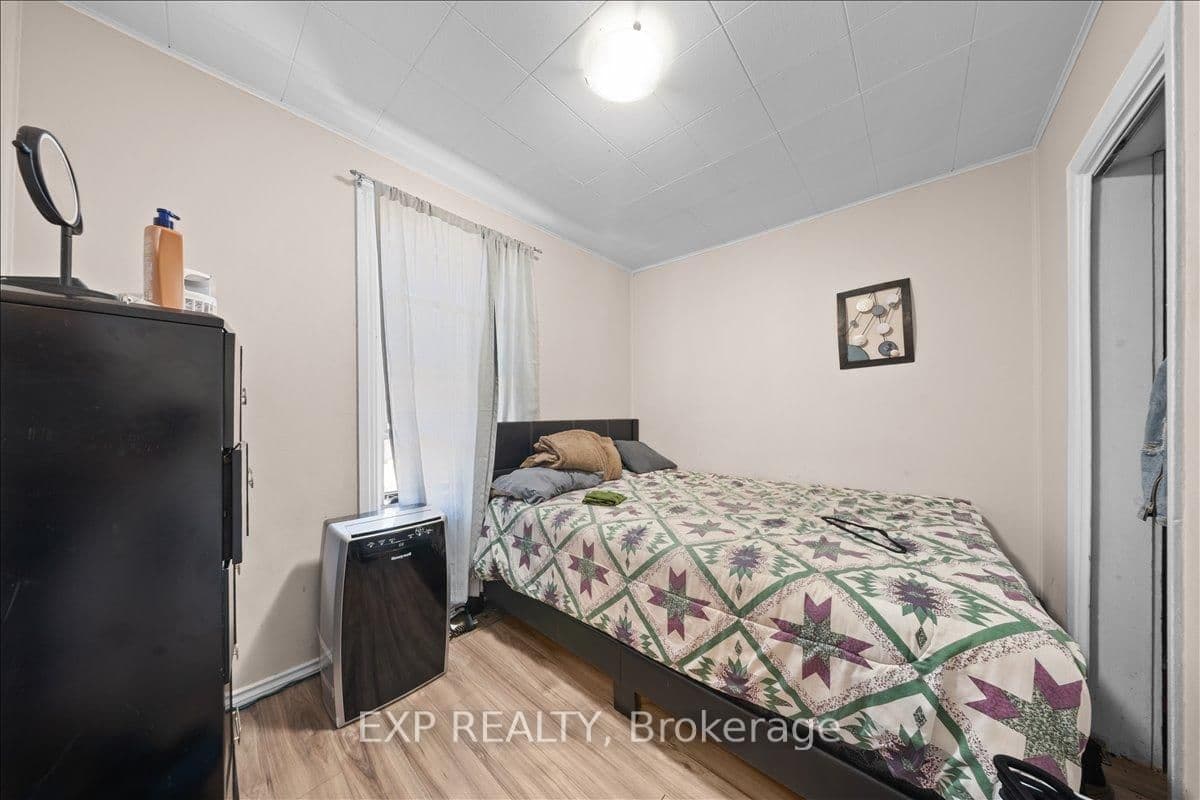 208 Montfort Street, Ottawa, ON — photo 17
