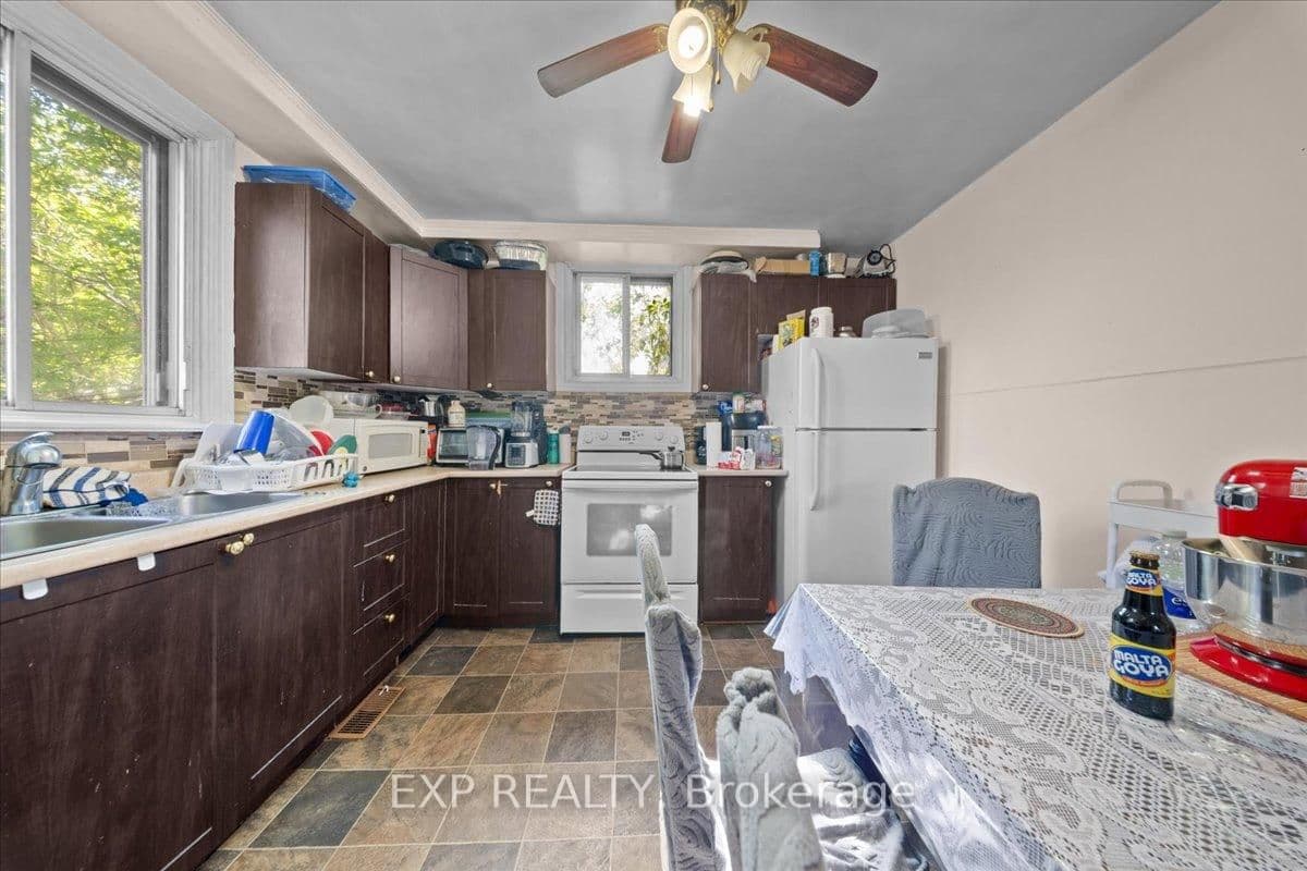 208 Montfort Street, Ottawa, ON — photo 23