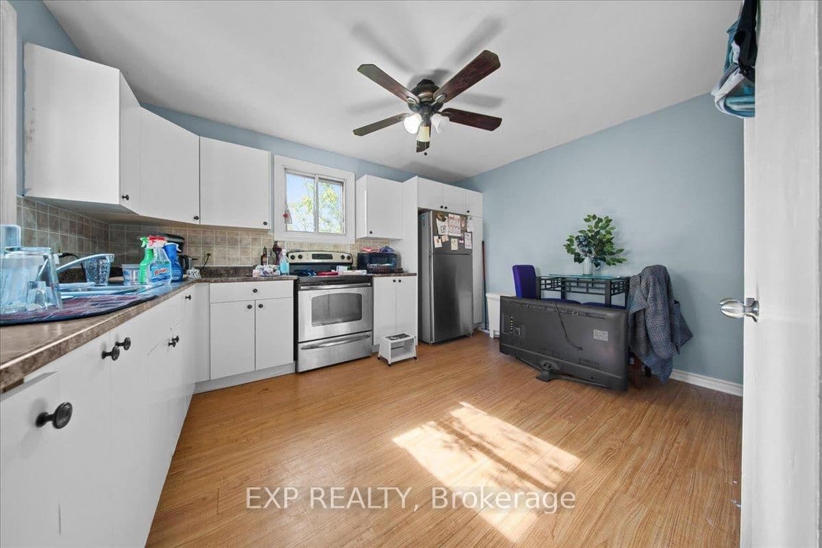 208 Montfort Street, Ottawa, ON — photo 4