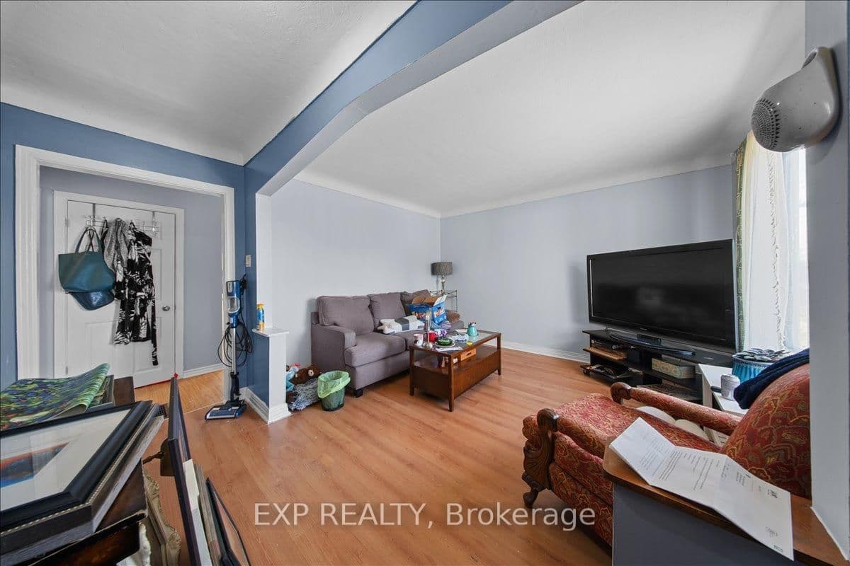208 Montfort Street, Ottawa, ON — photo 9