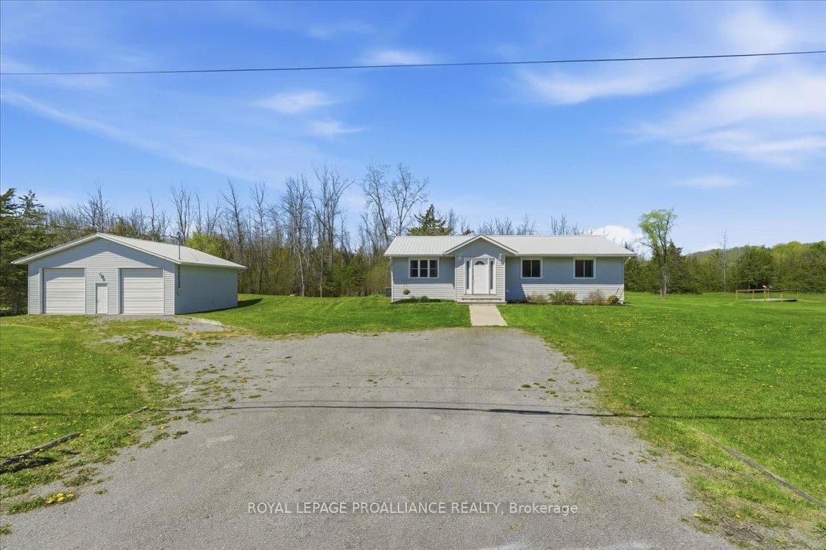 111 Moneymore Road, Belleville, ON — photo 2