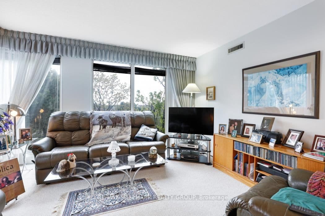 207 - 545 St Laurent Boulevard, Ottawa, ON — photo 15