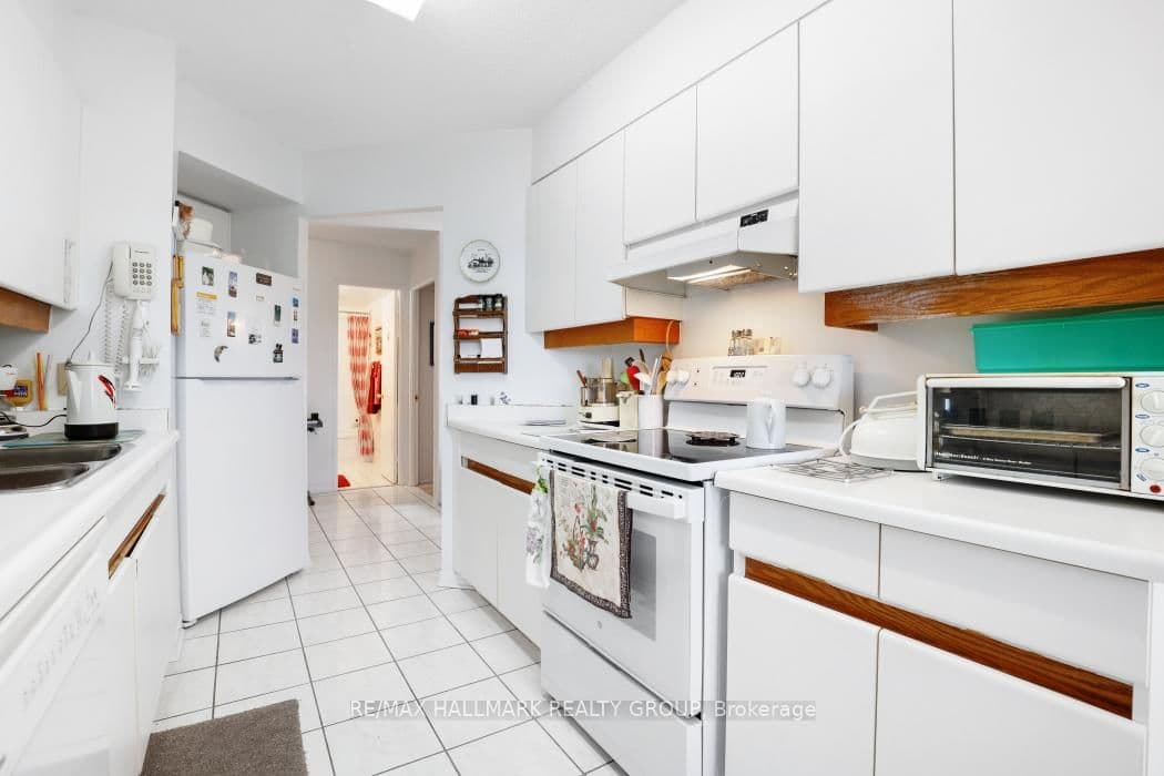 207 - 545 St Laurent Boulevard, Ottawa, ON — photo 23