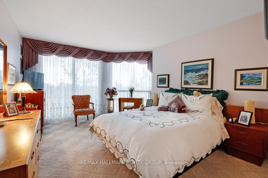 207 - 545 St Laurent Boulevard, Ottawa, ON — photo 30