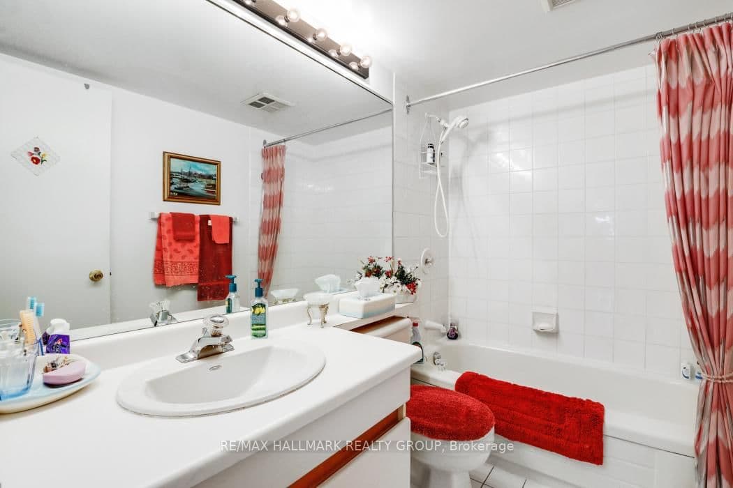 207 - 545 St Laurent Boulevard, Ottawa, ON — photo 32