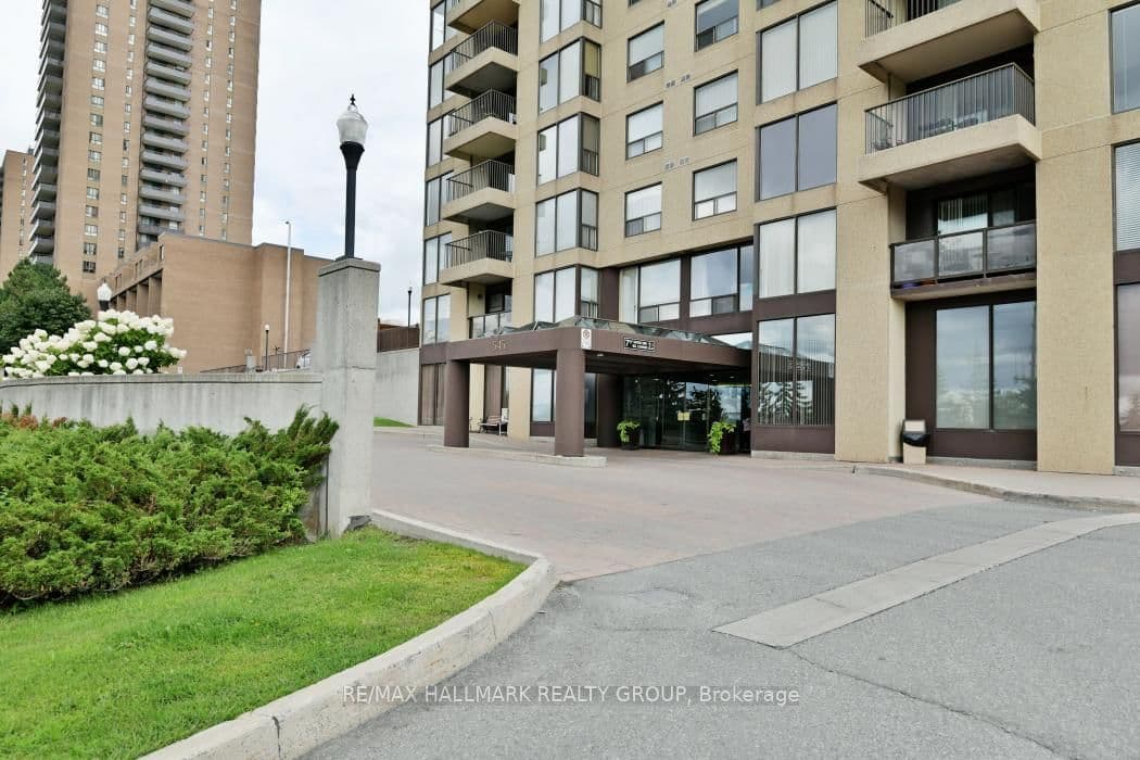 207 - 545 St Laurent Boulevard, Ottawa, ON — photo 4