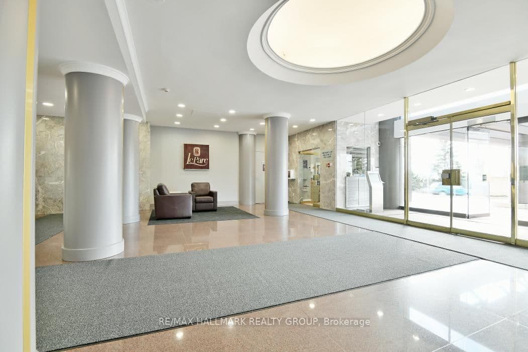 207 - 545 St Laurent Boulevard, Ottawa, ON — photo 5