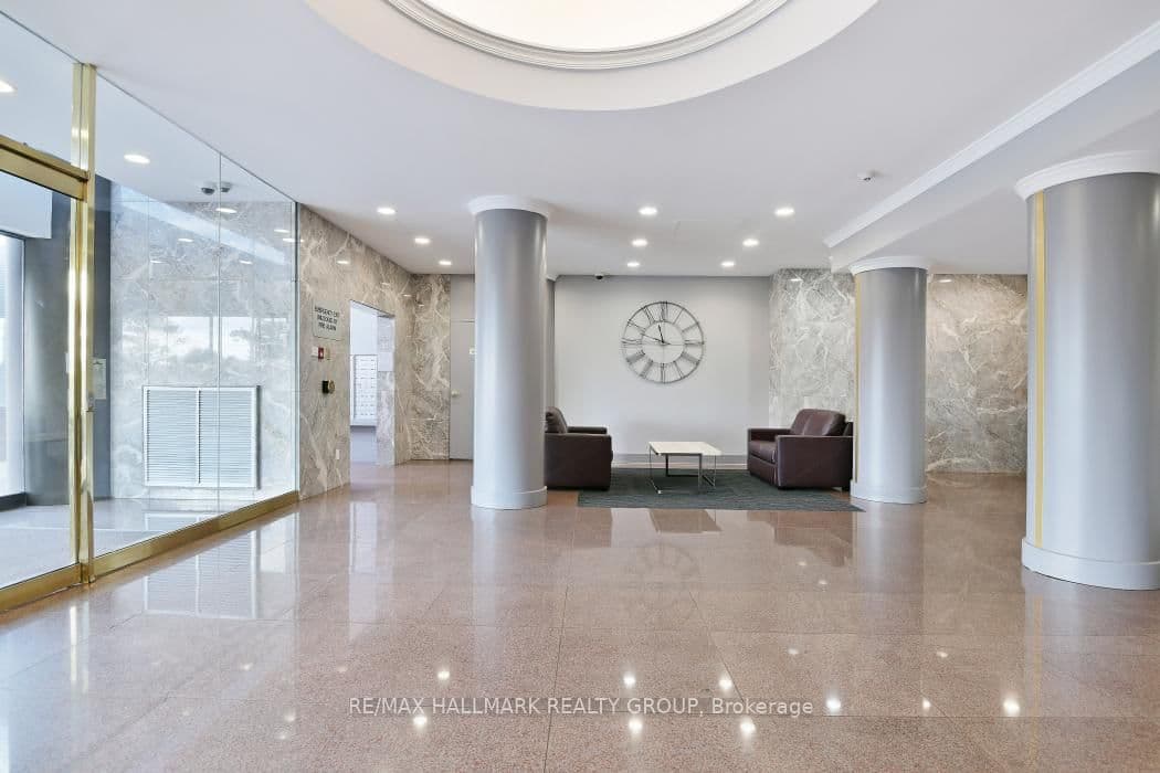 207 - 545 St Laurent Boulevard, Ottawa, ON — photo 6