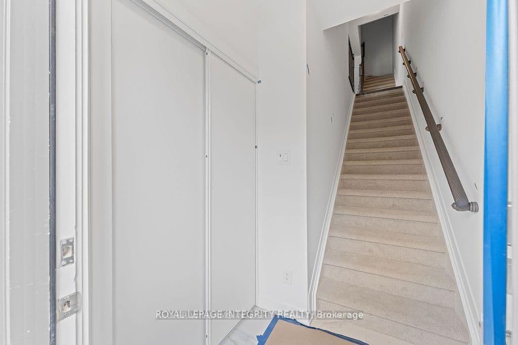 310 Lillian Freiman Private, Ottawa, ON — photo 3