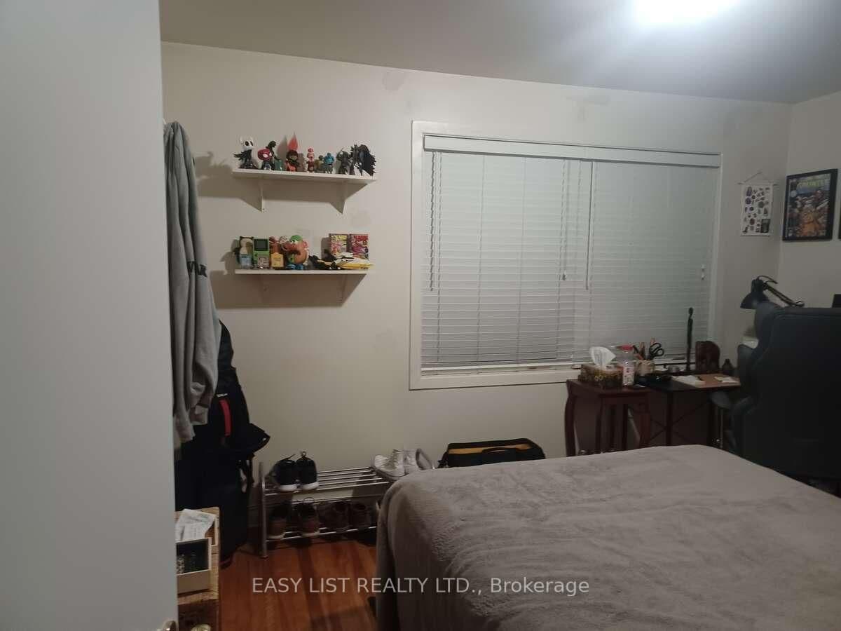 2218 Iris Street, Ottawa, ON — photo 11