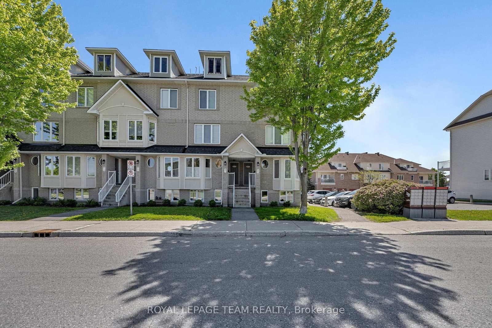 85 Cresthaven Drive, Ottawa, ON — photo 2
