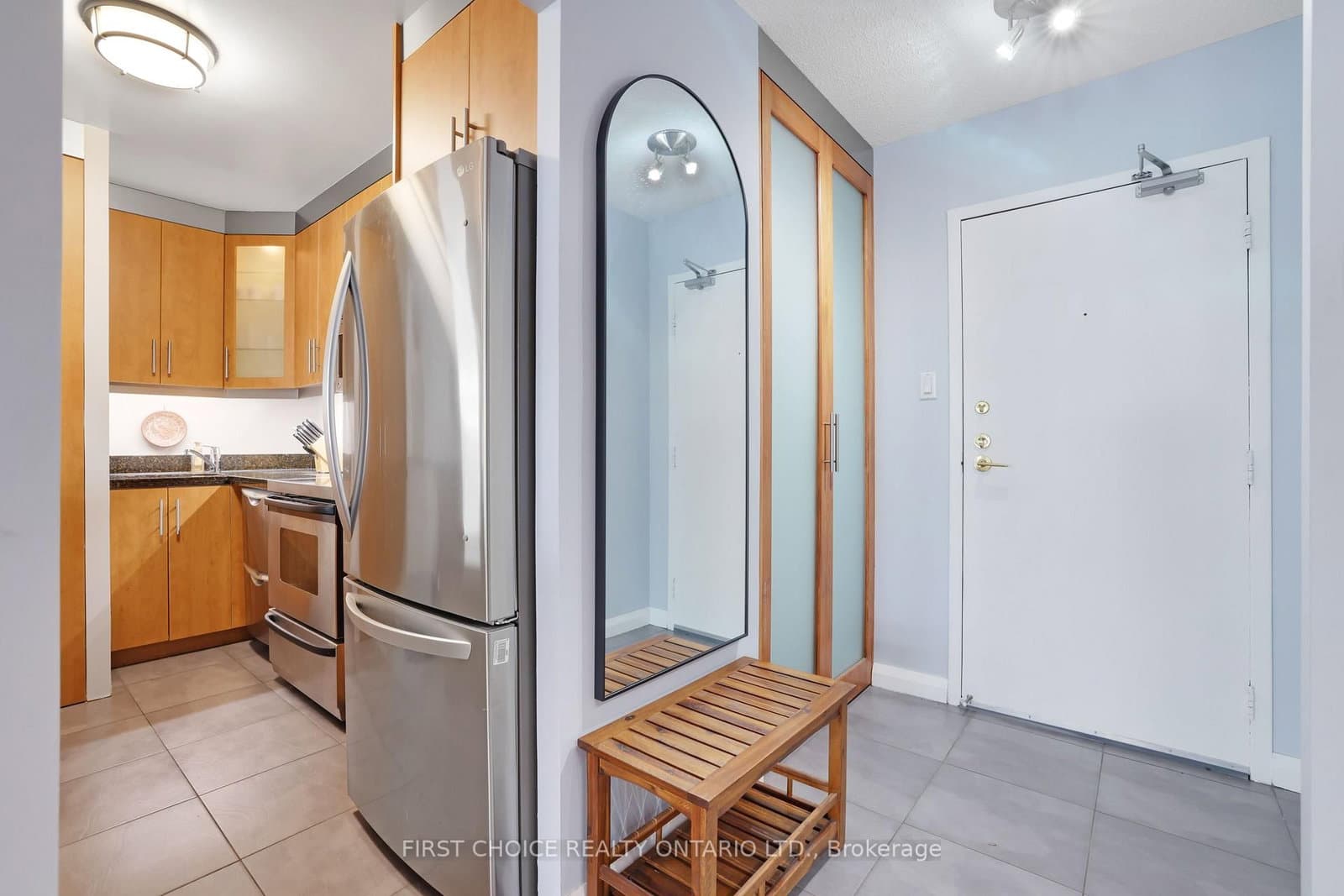 703 - 141 Somerset Street, Ottawa, ON — photo 5