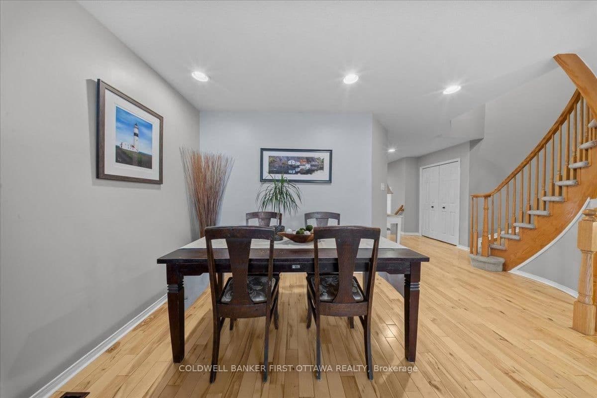 218 Flamborough Way, Ottawa, ON — photo 4