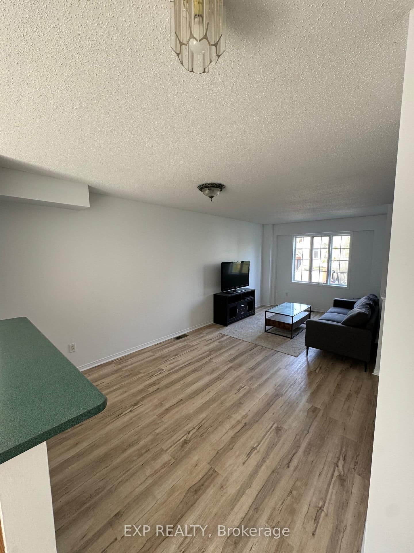 42 Manhattan Crescent, Ottawa, ON — photo 3