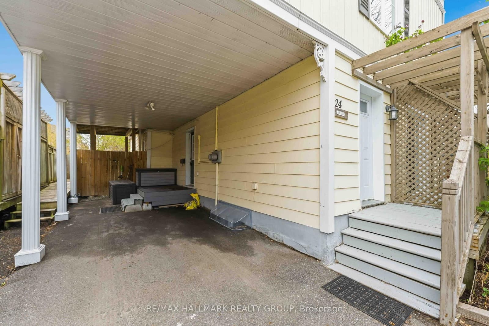 24 Patro Street, Ottawa, ON — photo 2