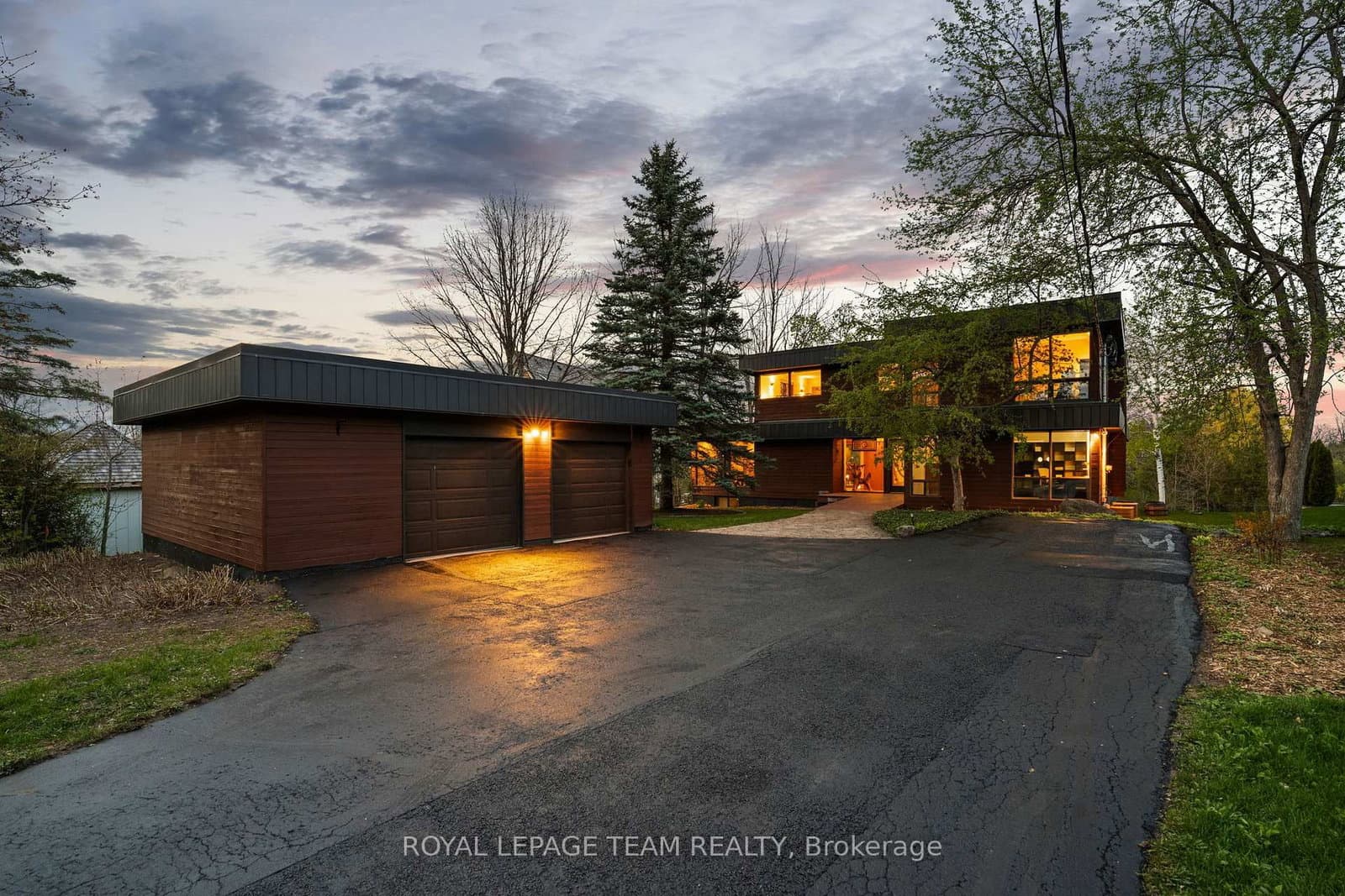 5657 Manotick Main Street, Manotick, ON