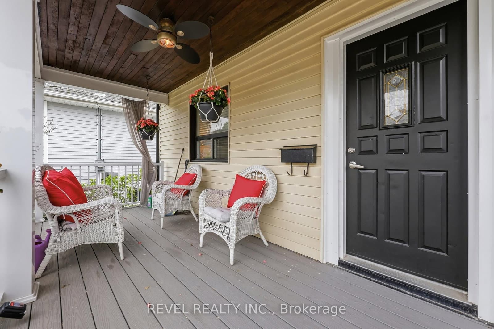21 Berryman Avenue, St. Catharines, ON — photo 2