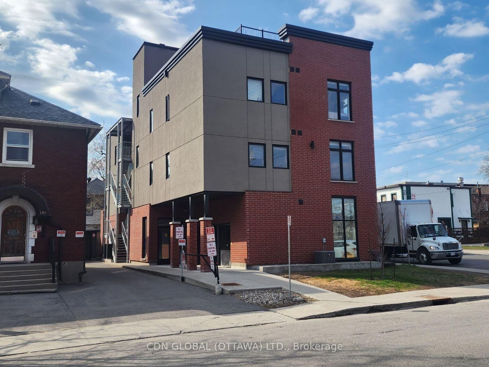 144 Renfrew Avenue, Ottawa, ON — photo 2