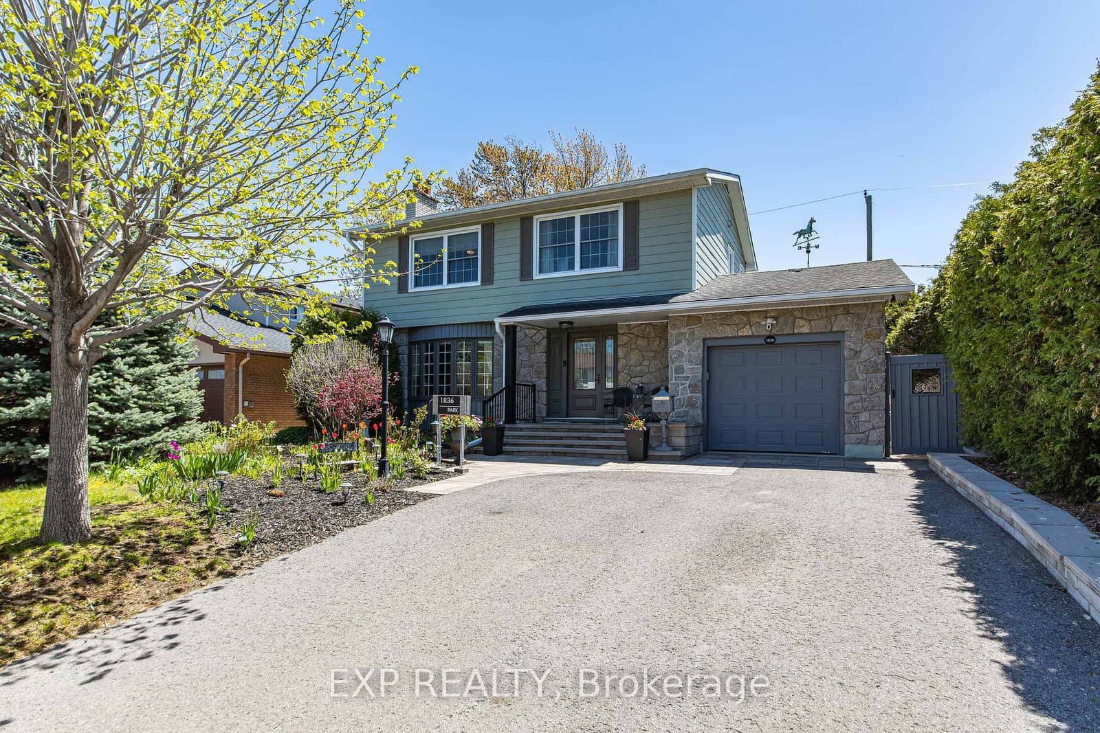 1836 Lorraine Avenue, Ottawa, ON