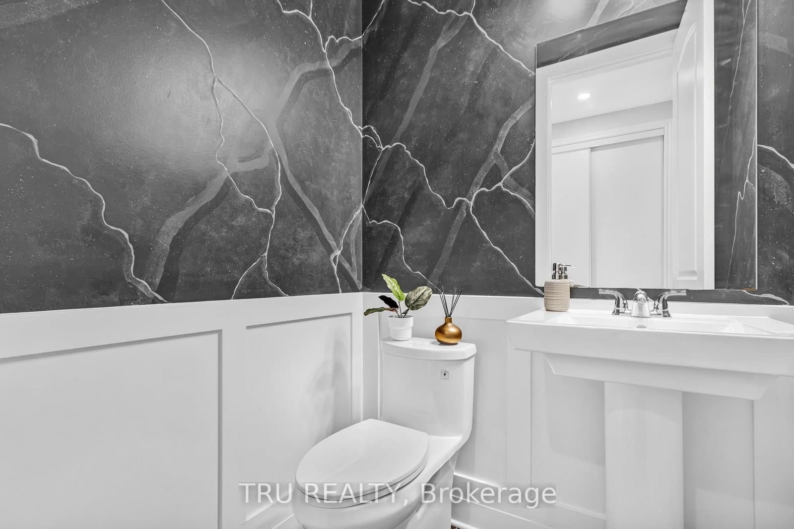 20 Coppermine Street, Ottawa, ON — photo 13