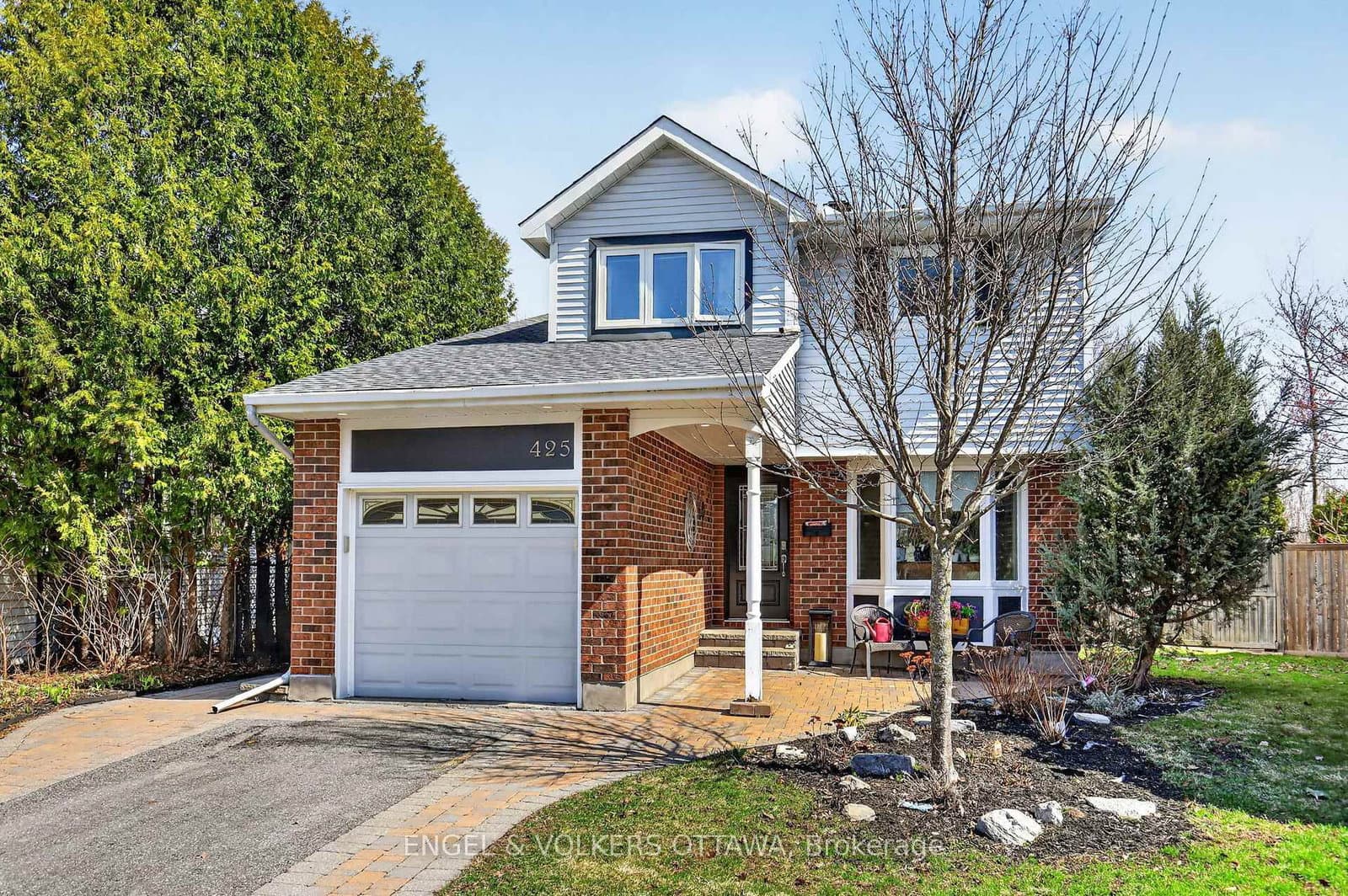 425 Tanager Bay, Orleans, ON — photo 2