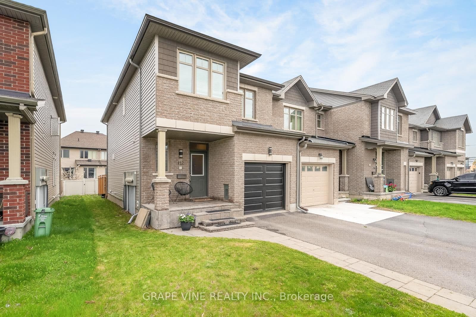 112 Hawkshaw Crescent, Ottawa, ON