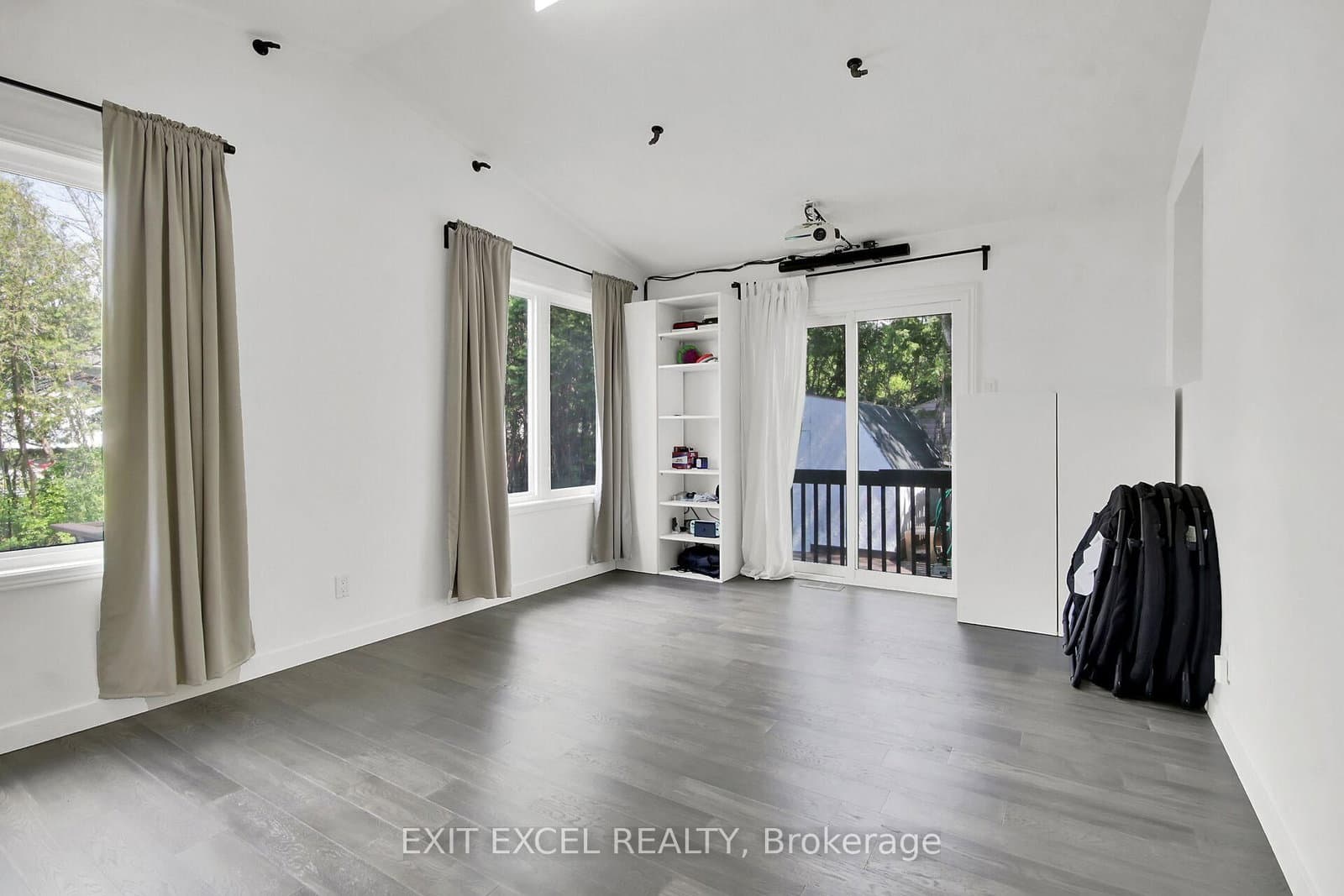 25 Uxbridge Crescent, Ottawa, ON — photo 10