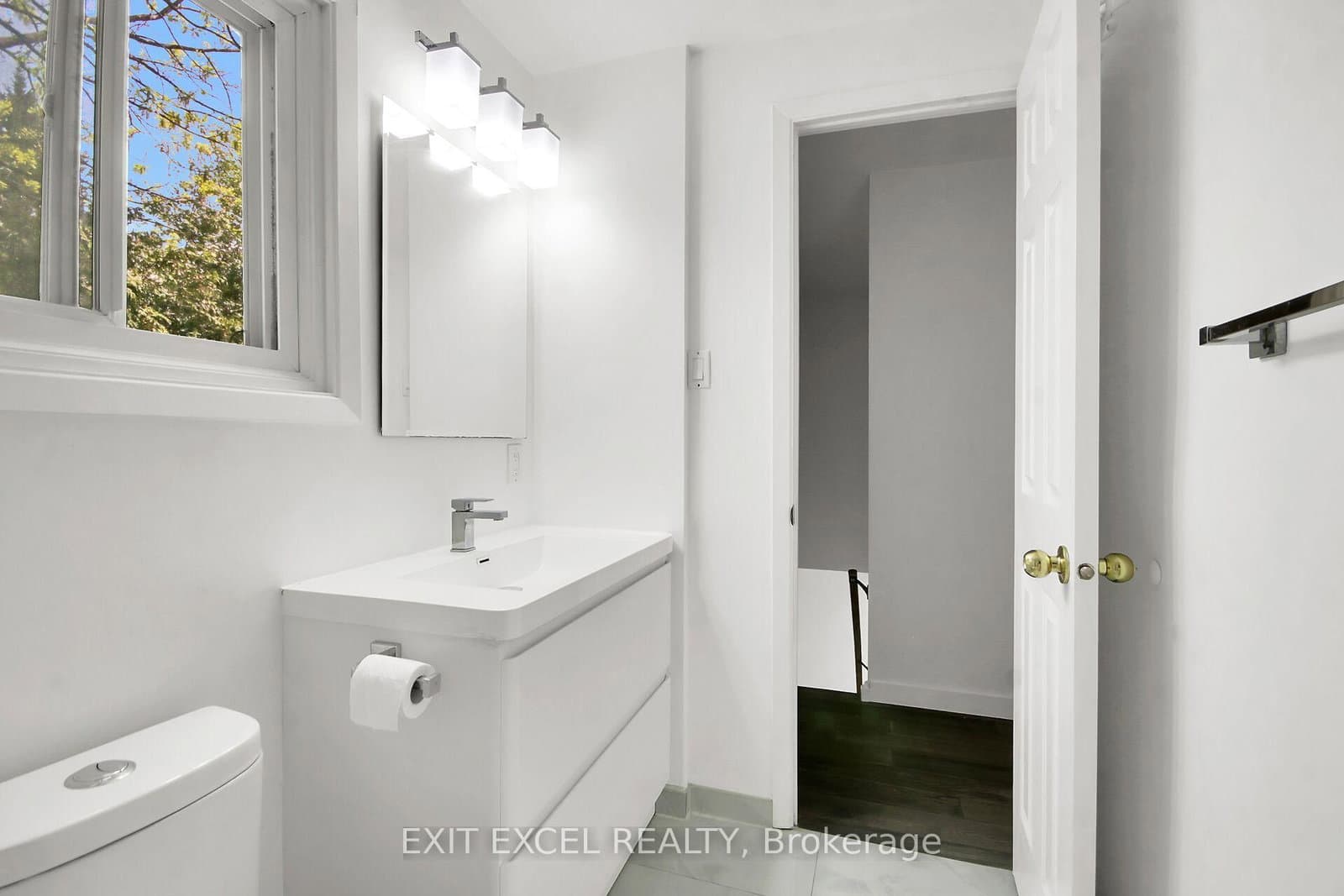 25 Uxbridge Crescent, Ottawa, ON — photo 13