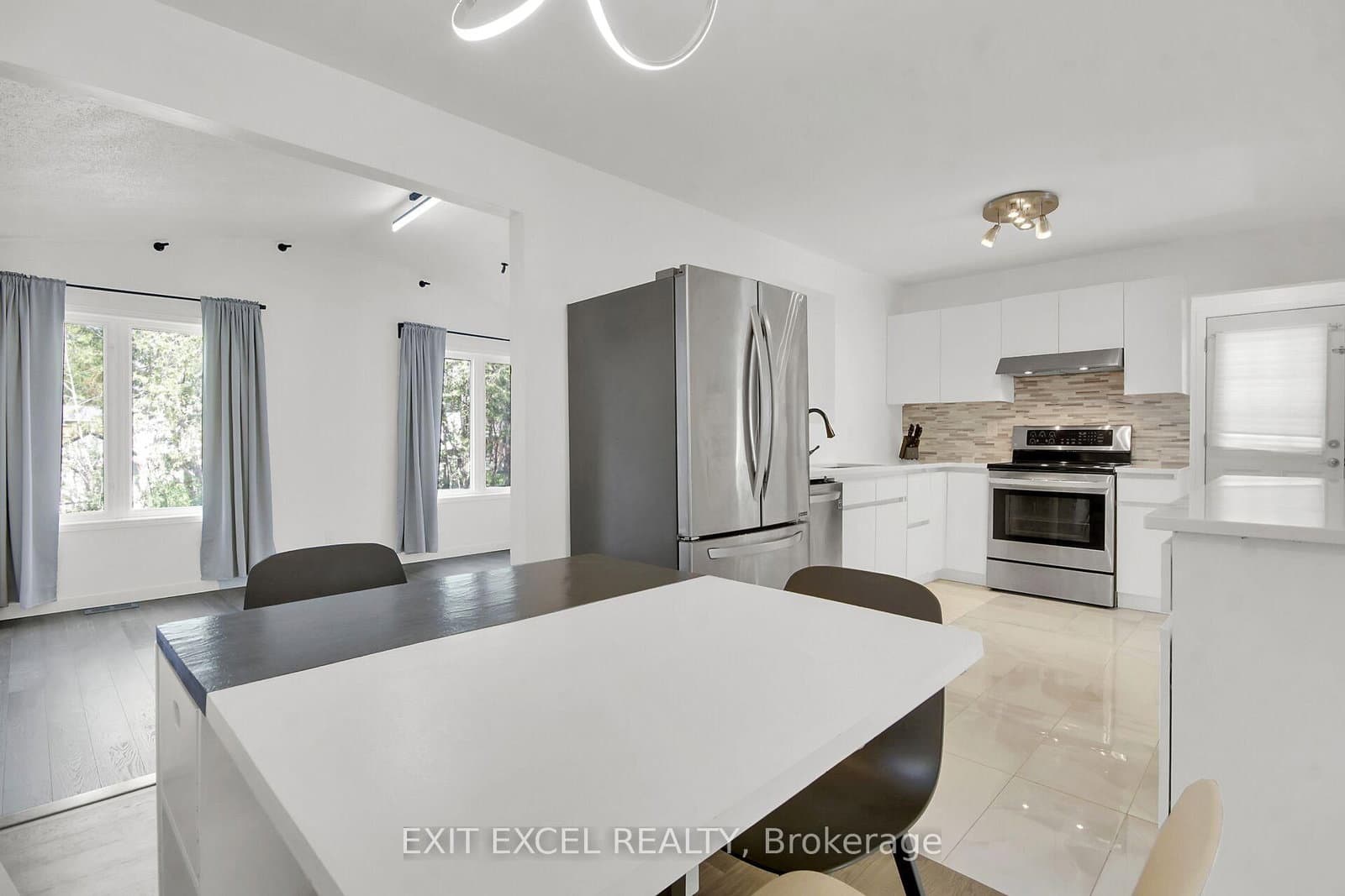 25 Uxbridge Crescent, Ottawa, ON — photo 6