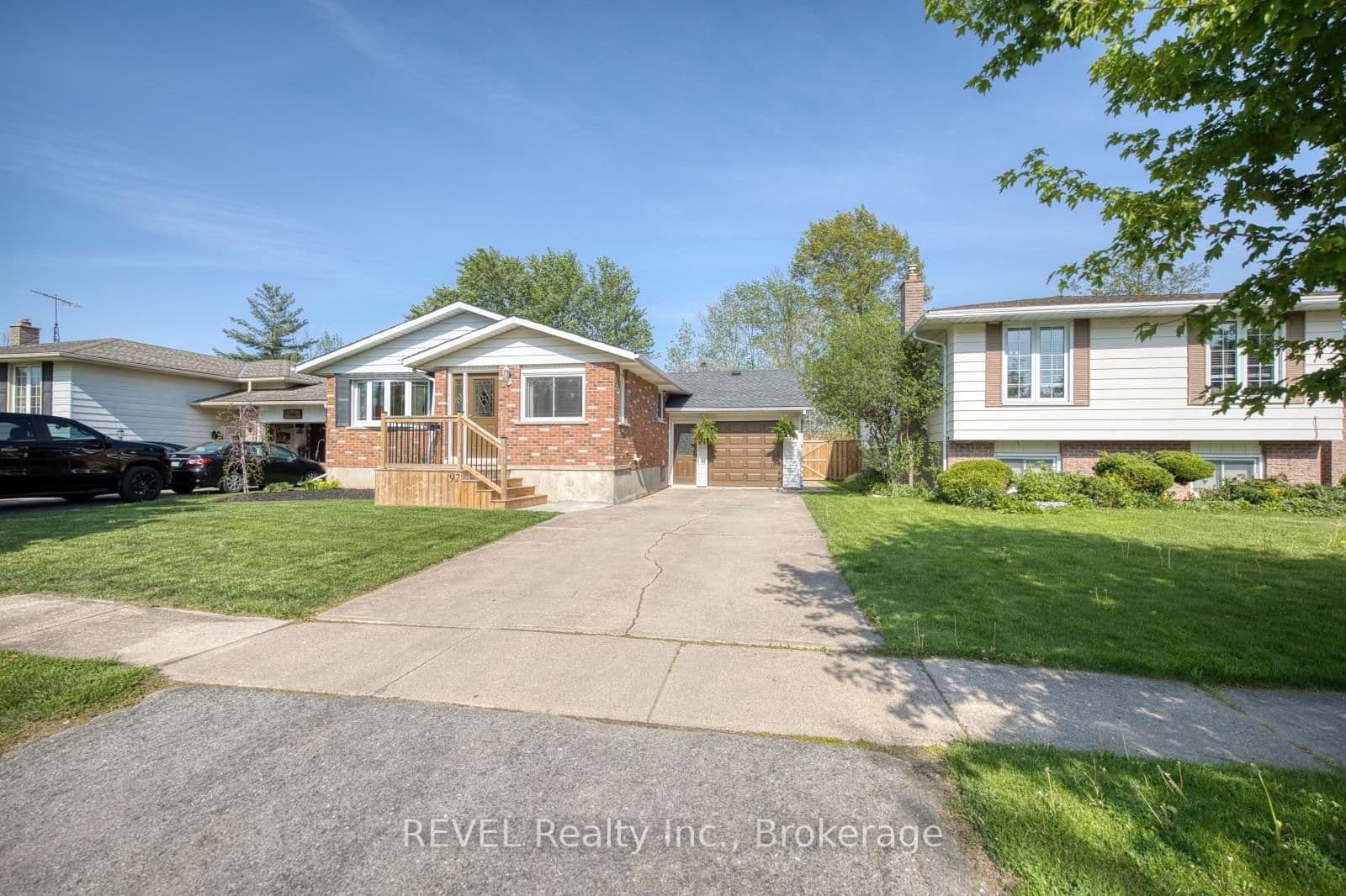 92 Royal Oak Drive, Welland, ON — photo 2