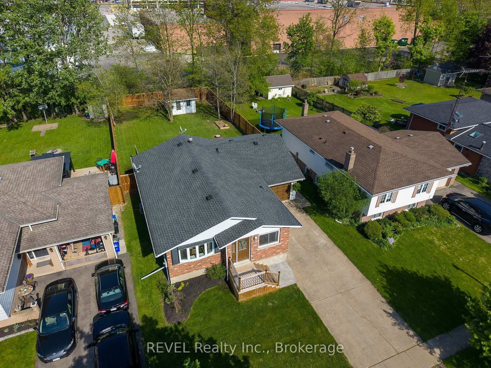 92 Royal Oak Drive, Welland, ON — photo 3