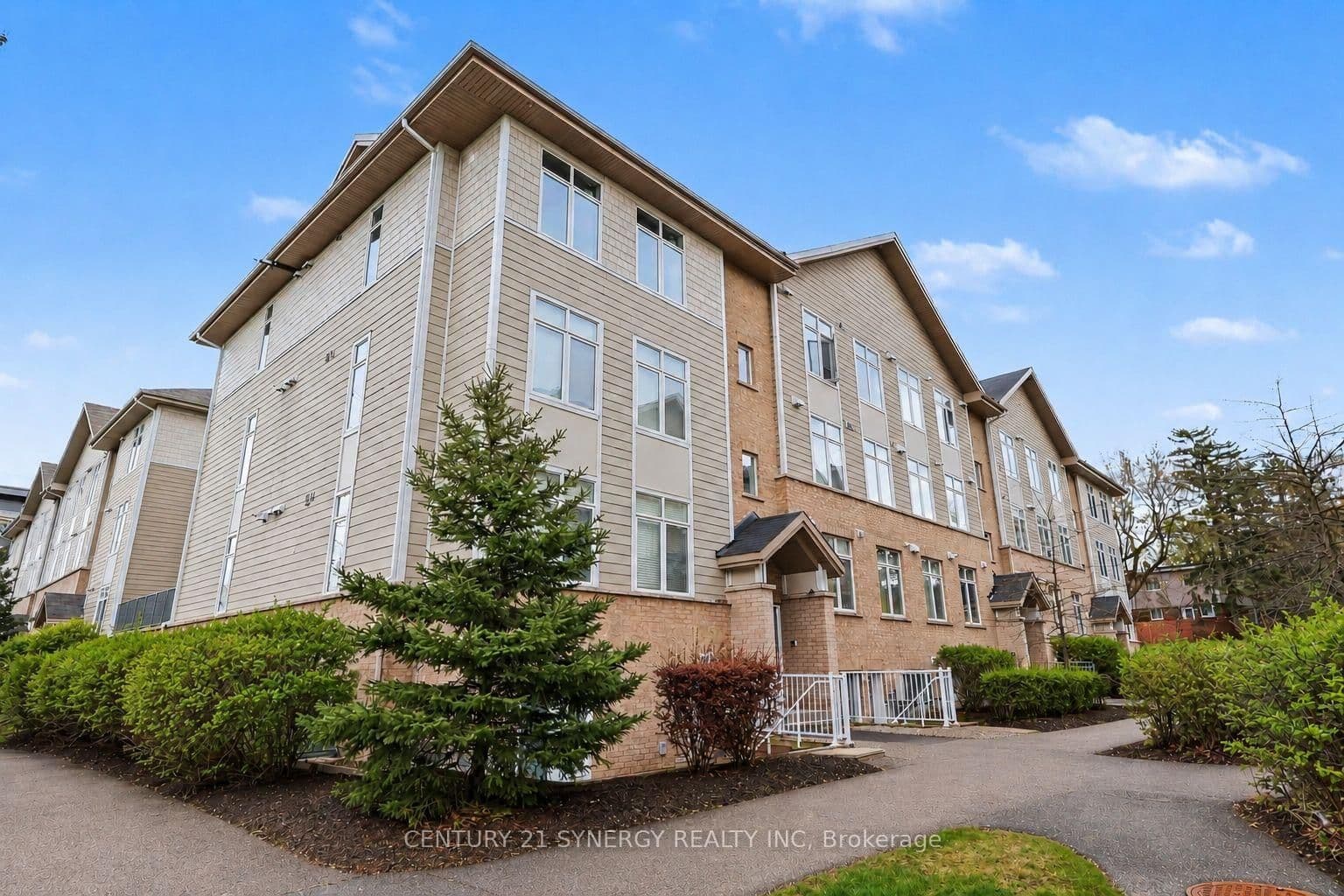 D - 318 Everest Private, Ottawa, ON