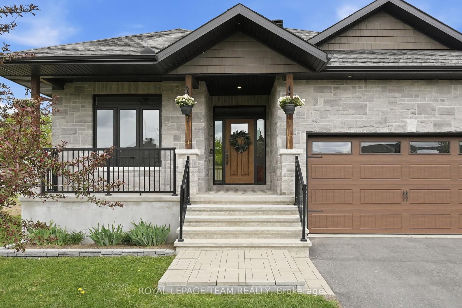 757 Meadowridge Circle, Carp, ON — photo 3