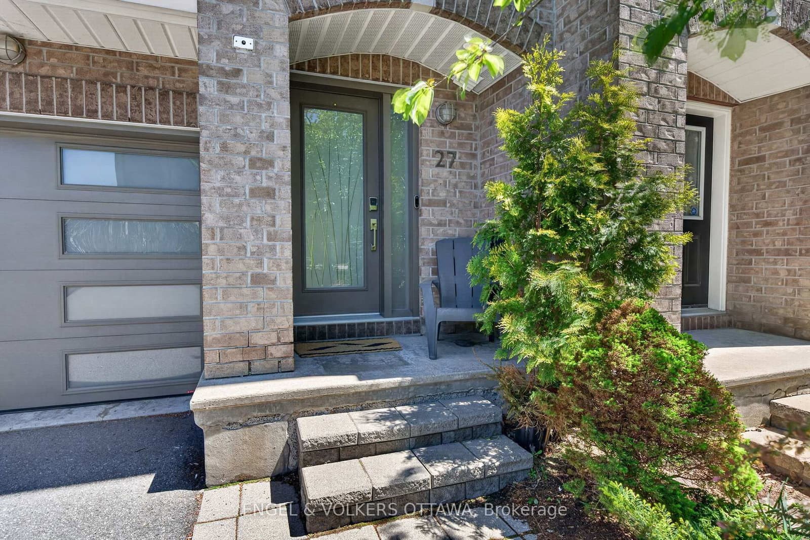27 Briarway Private, Ottawa, ON — photo 2