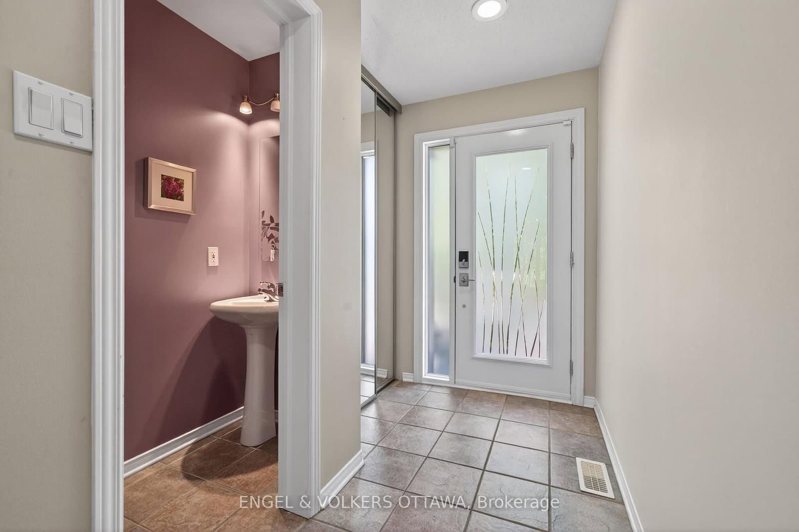 27 Briarway Private, Ottawa, ON — photo 3