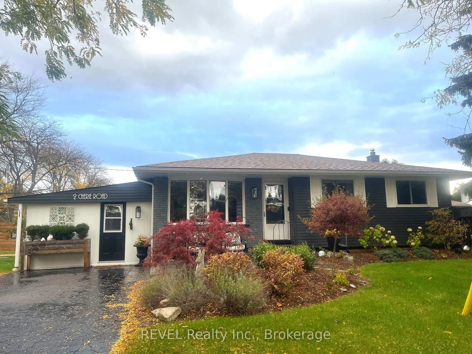 2 Cherie Road, St. Catharines, ON