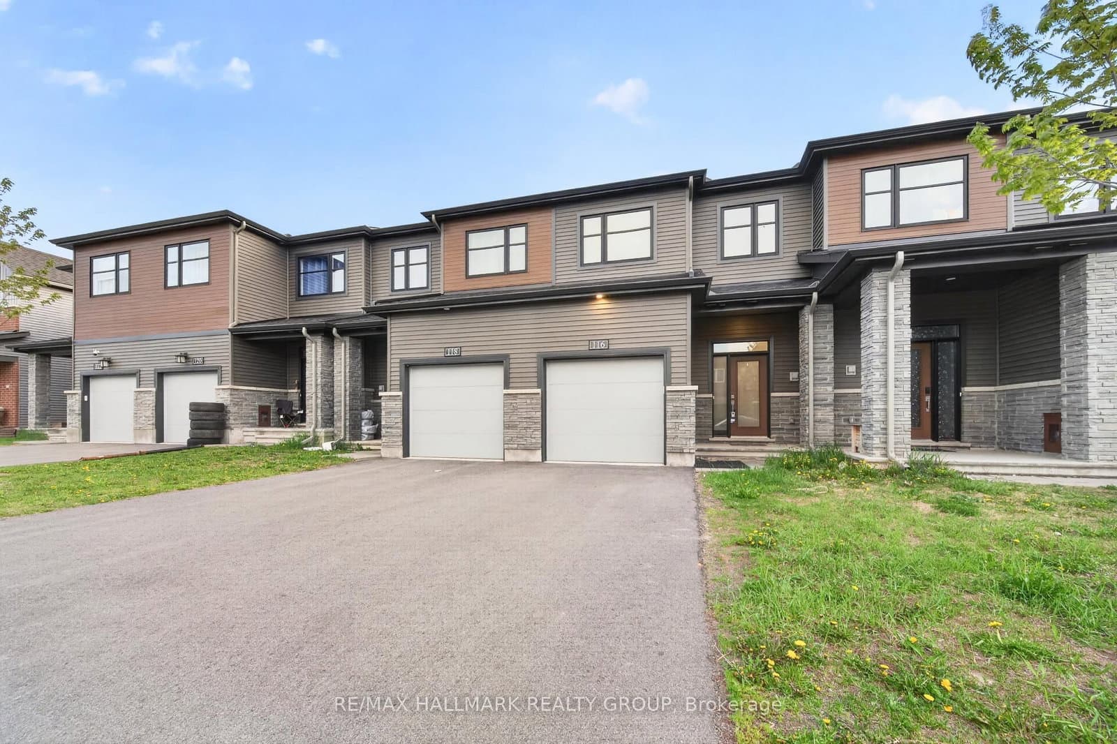 116 Maynooth Court, Ottawa, ON — photo 2