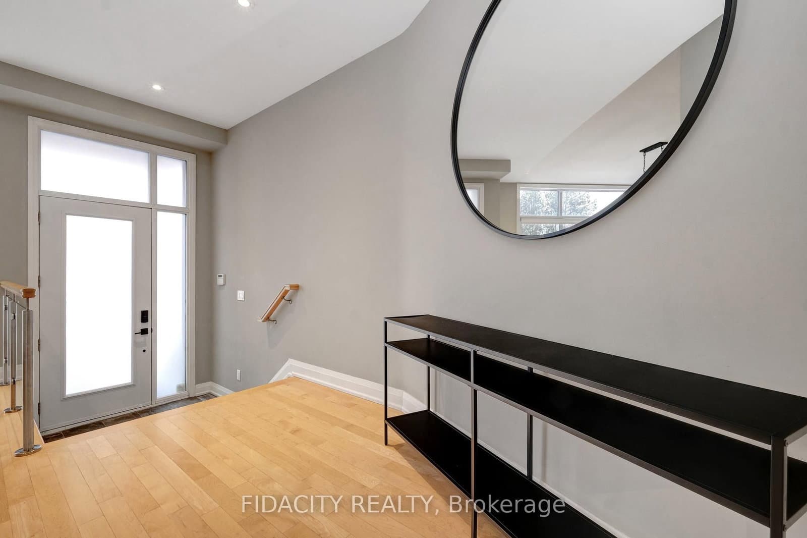 376 C Wilmont Avenue, Ottawa, ON — photo 2