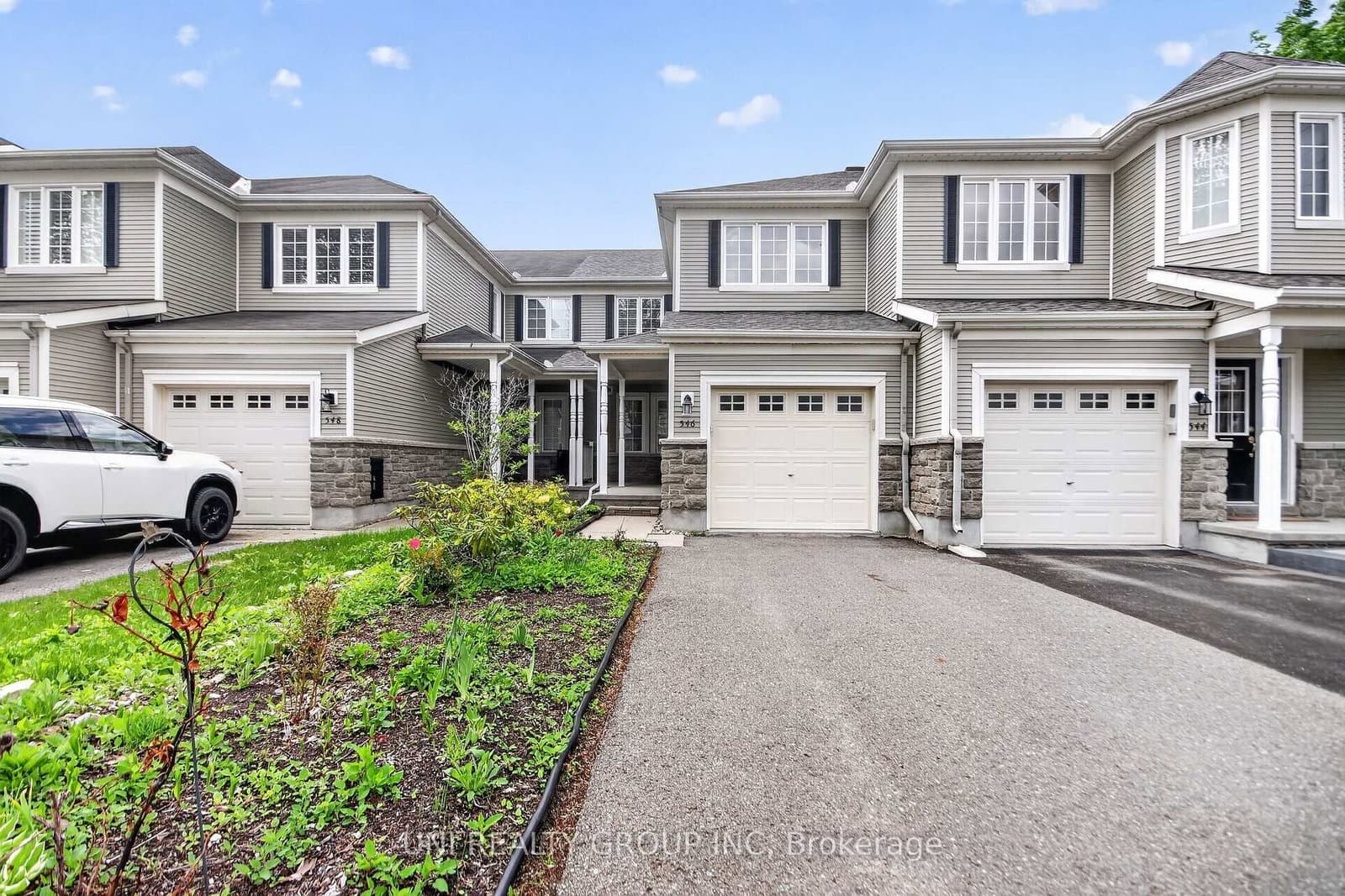 546 Ashbourne Crescent, Ottawa, ON