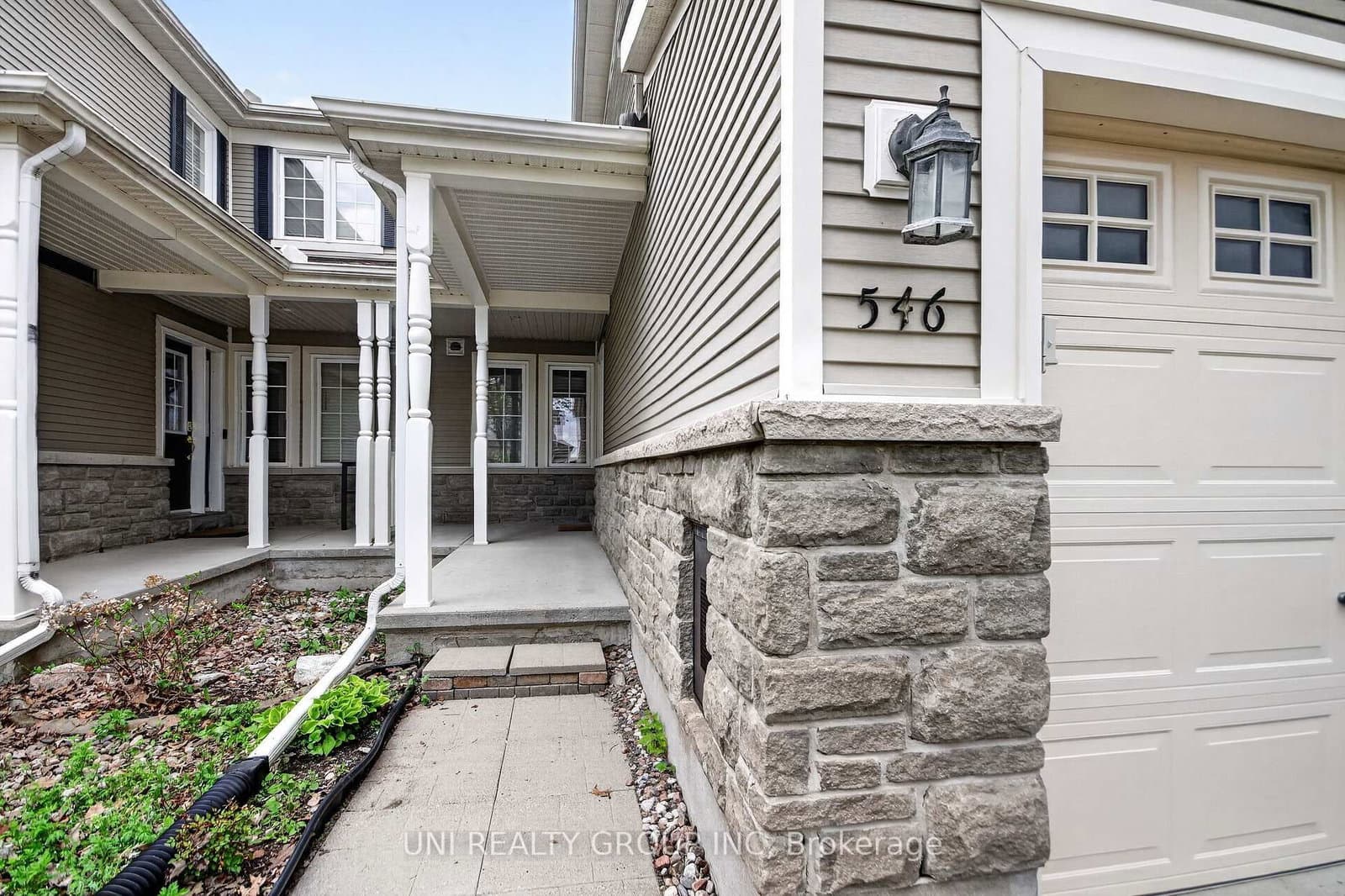 546 Ashbourne Crescent, Ottawa, ON — photo 2