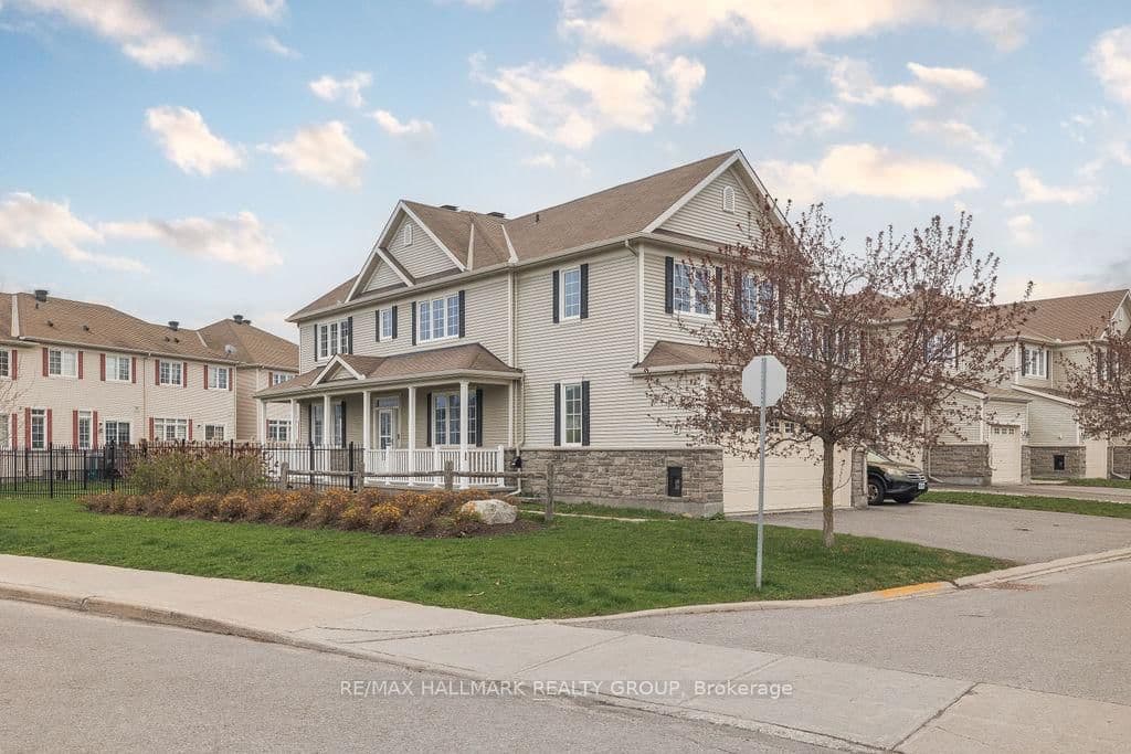 800 Kennacraig Private, Ottawa, ON — photo 2