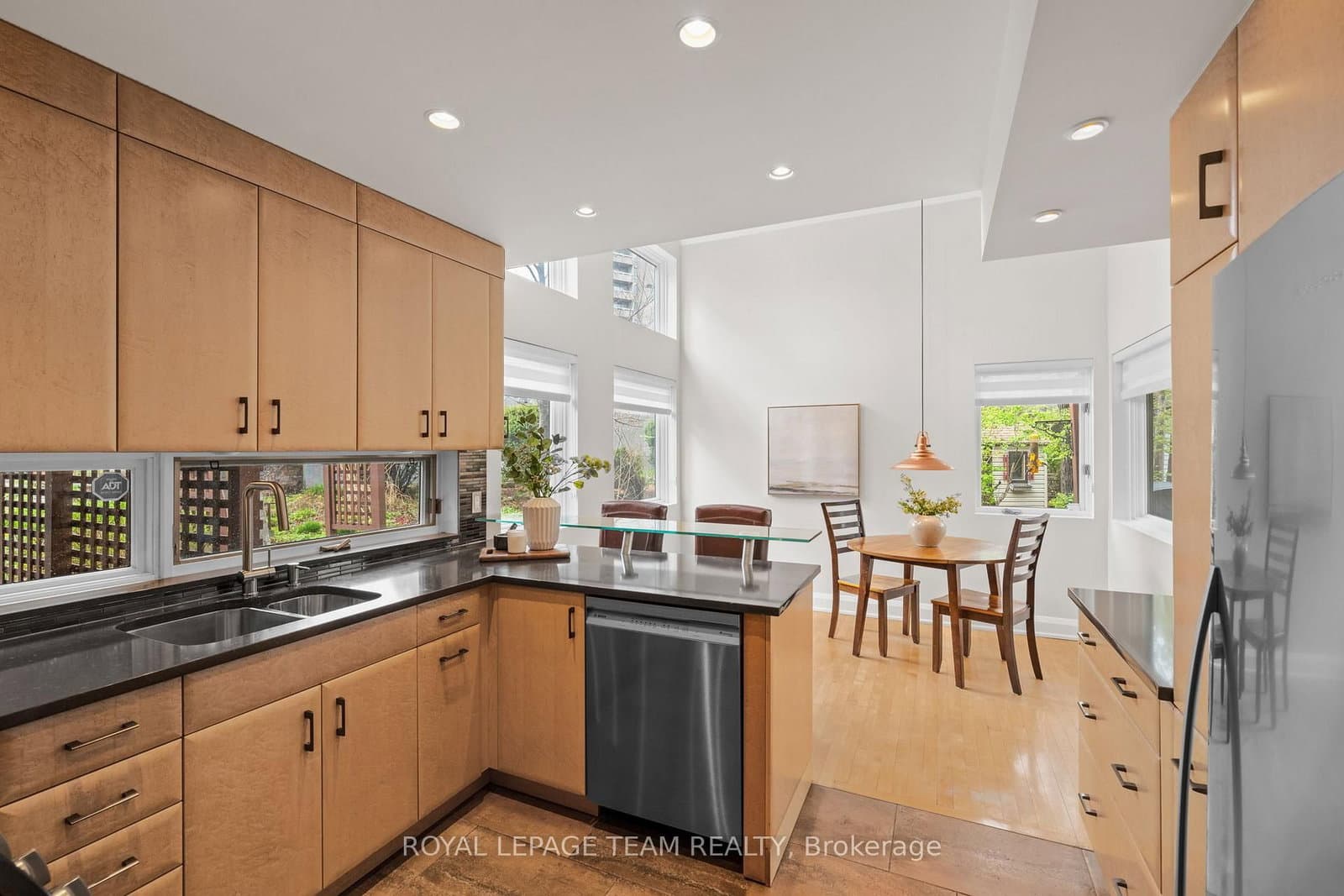 1965 Bromley Road, Ottawa, ON — photo 5