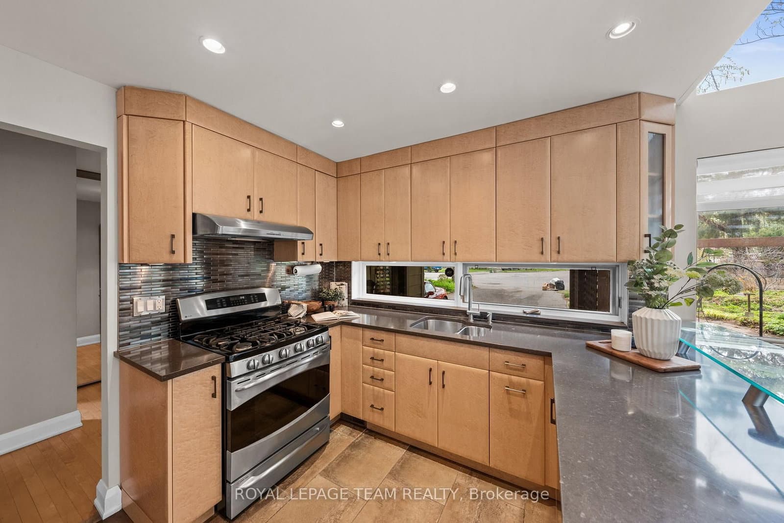 1965 Bromley Road, Ottawa, ON — photo 9