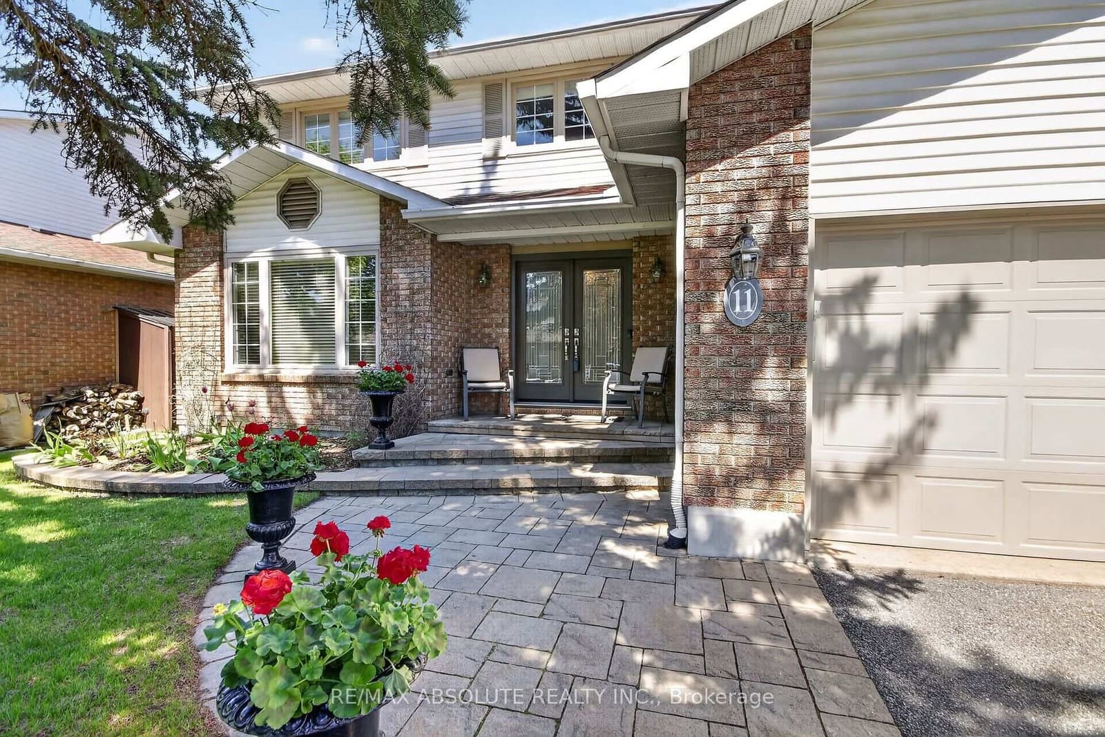 11 Mancil Drive, Ottawa, ON — photo 3