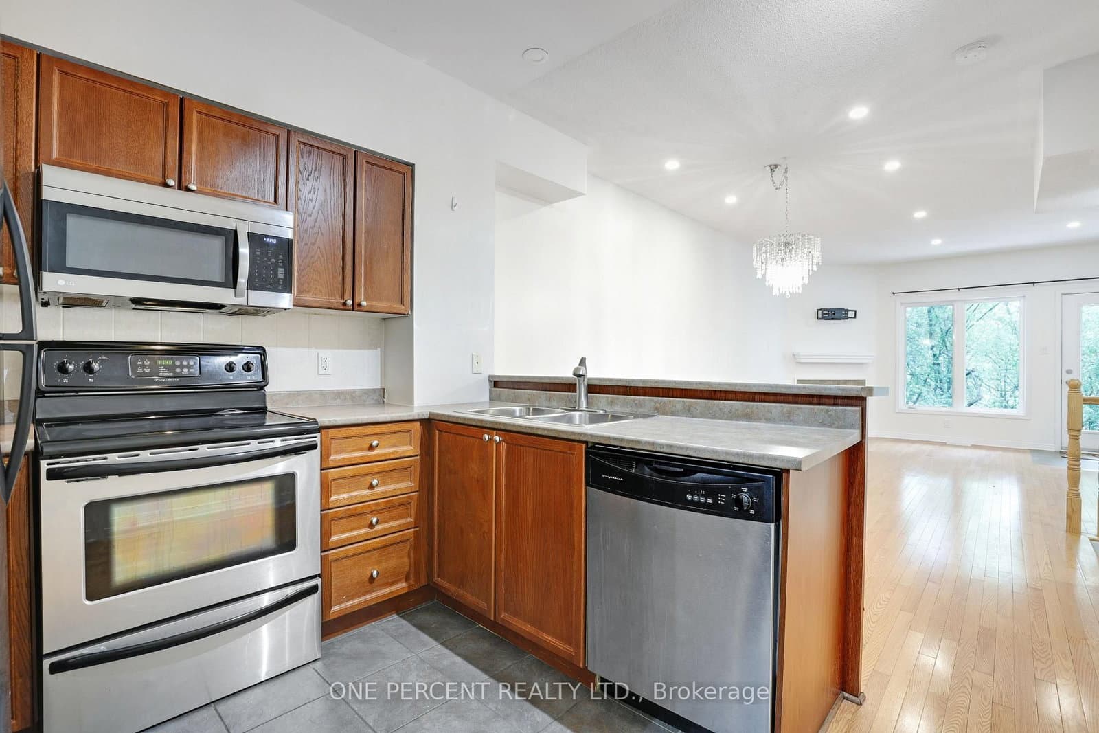 1048 Redtail Private, Ottawa, ON — photo 8
