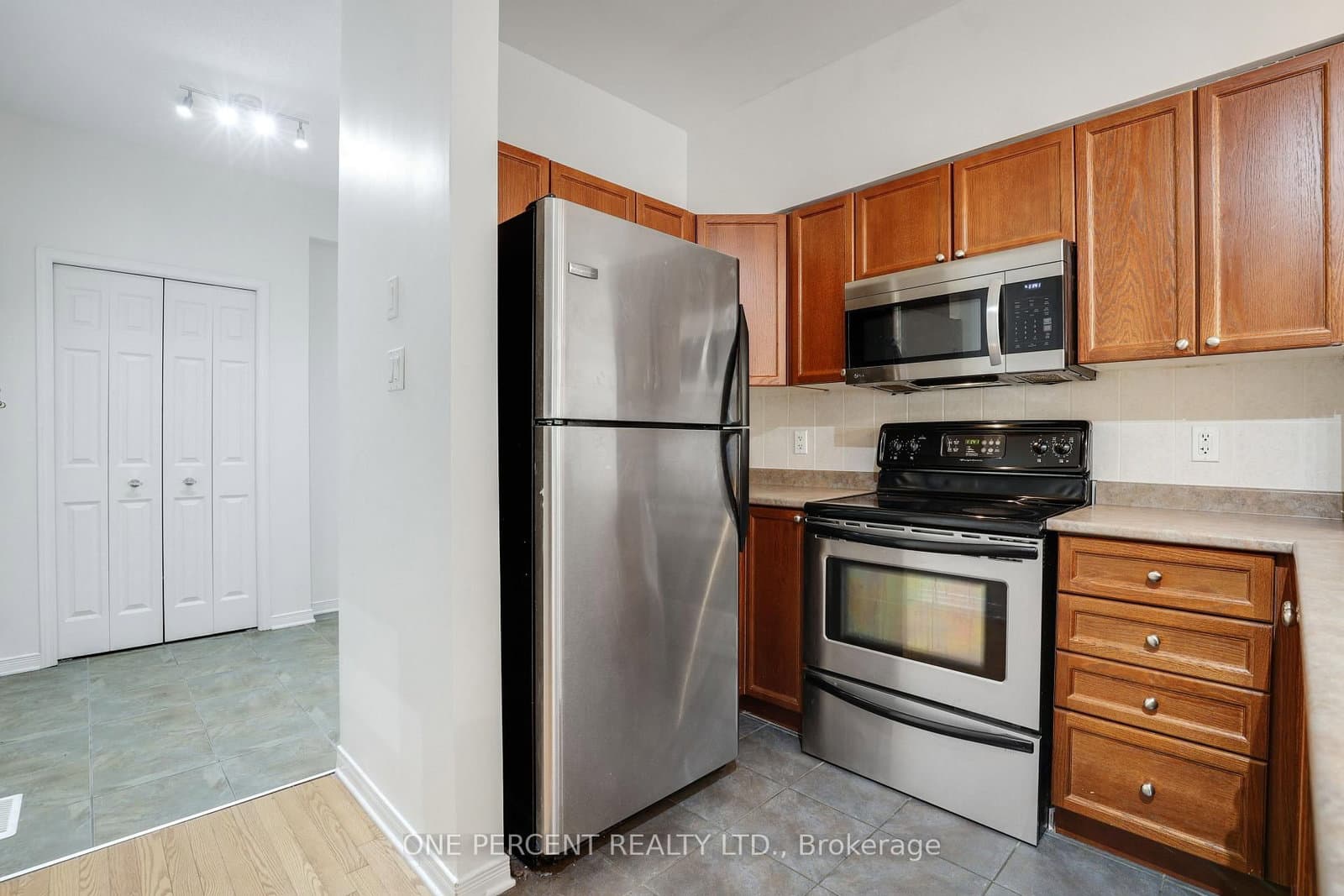 1048 Redtail Private, Ottawa, ON — photo 9