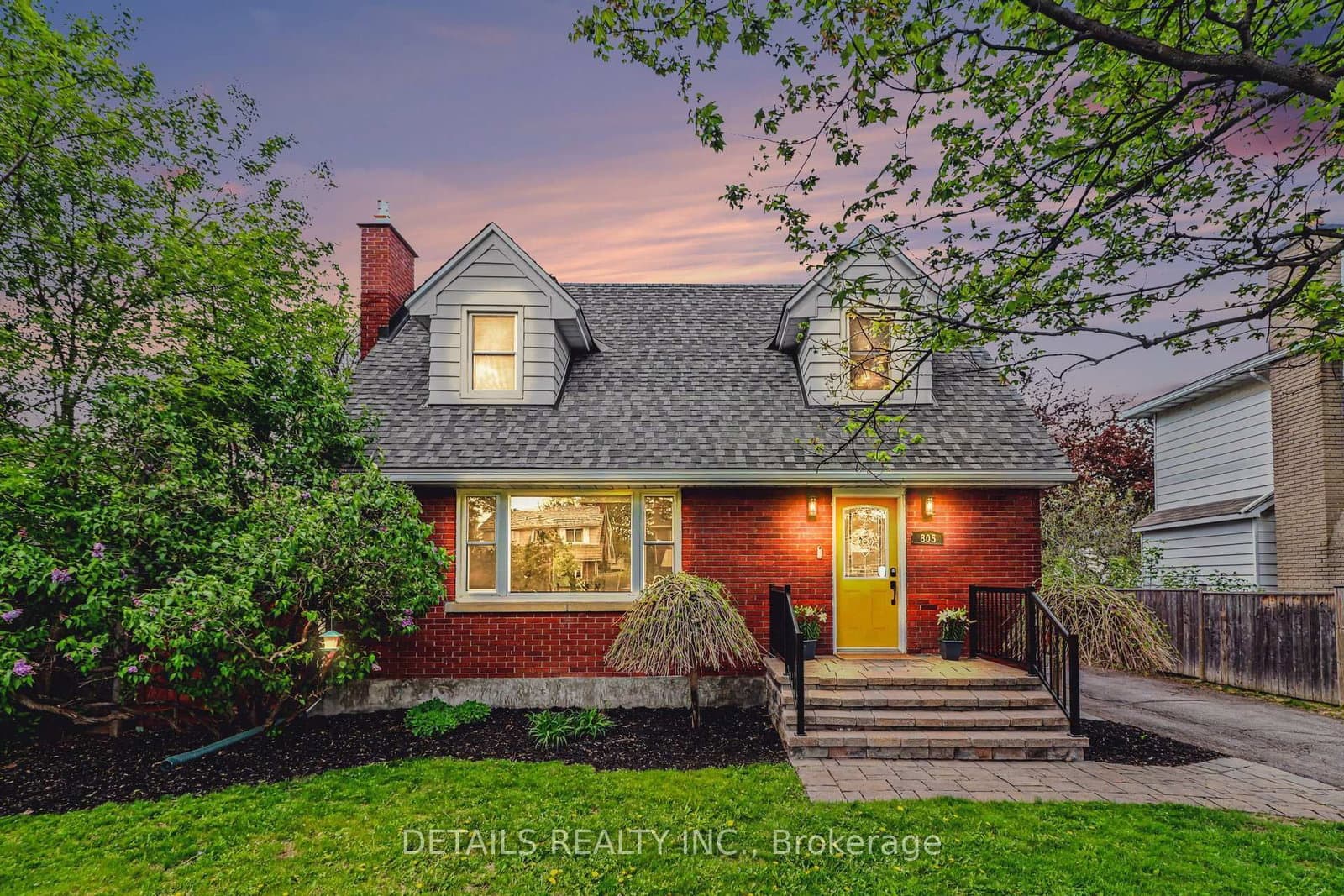 805 Smyth Road, Ottawa, ON