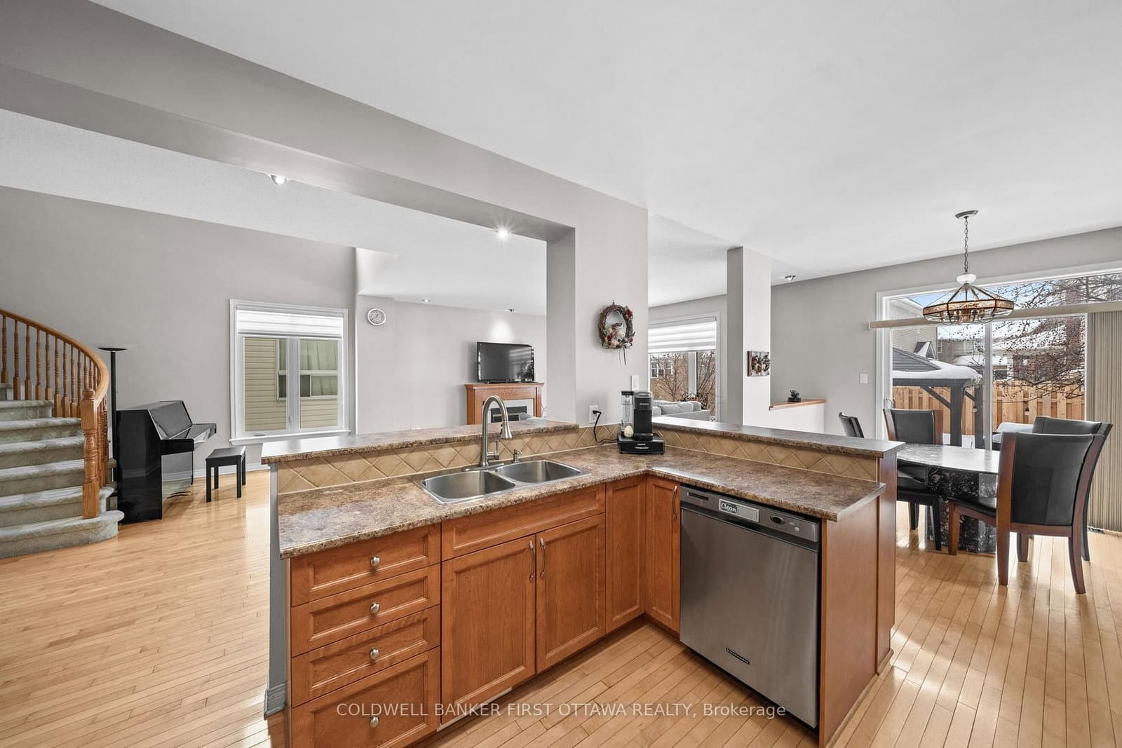 6A ROSETTA Avenue, Ottawa, ON — photo 7