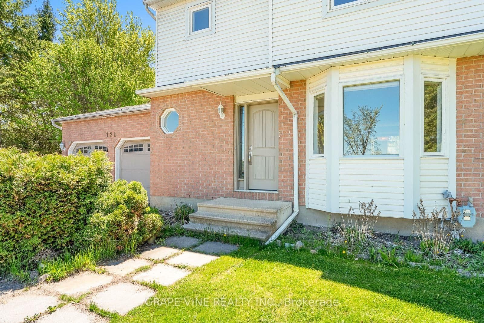 121 Porcupine Trail, Ottawa, ON — photo 2
