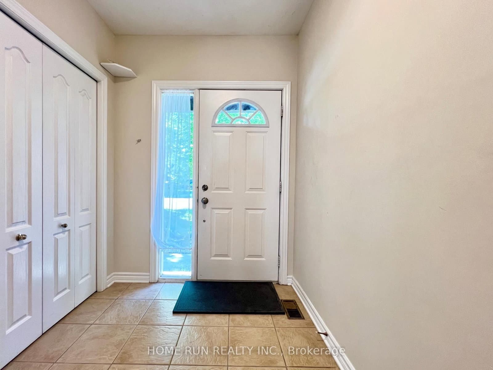 217 Deerfox Drive, Ottawa, ON — photo 4